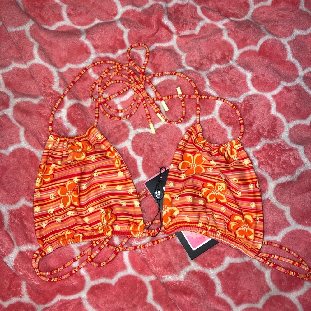 NWT Blackbough Swim Bikini Top